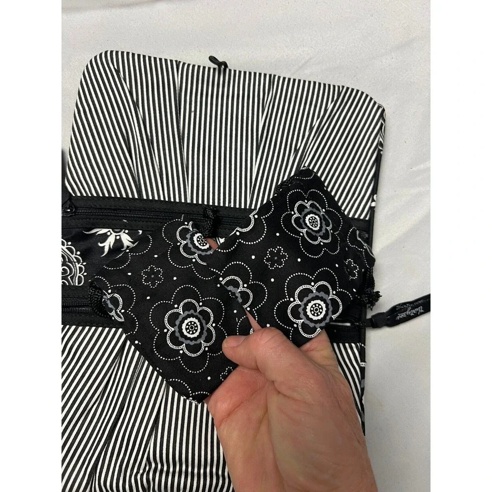 Thirty-One Jewelry Roll with Pouches 201A‎ Onyx Medallion Travel Organizer